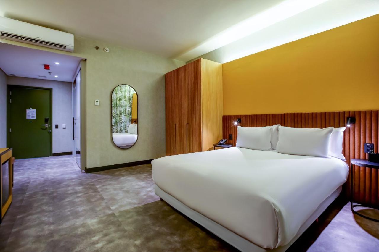 Hilton Garden Reboucas